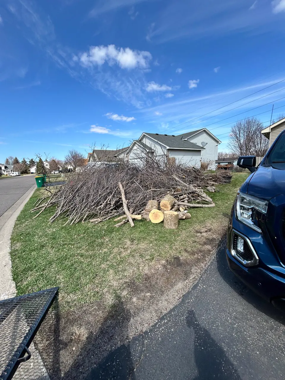 Yard material pickup